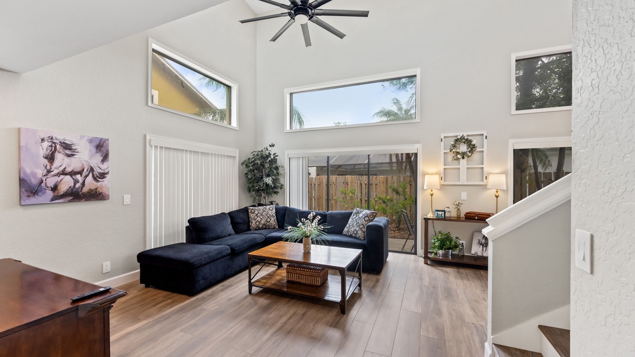 Photo of Livingroom in Greenview Shores