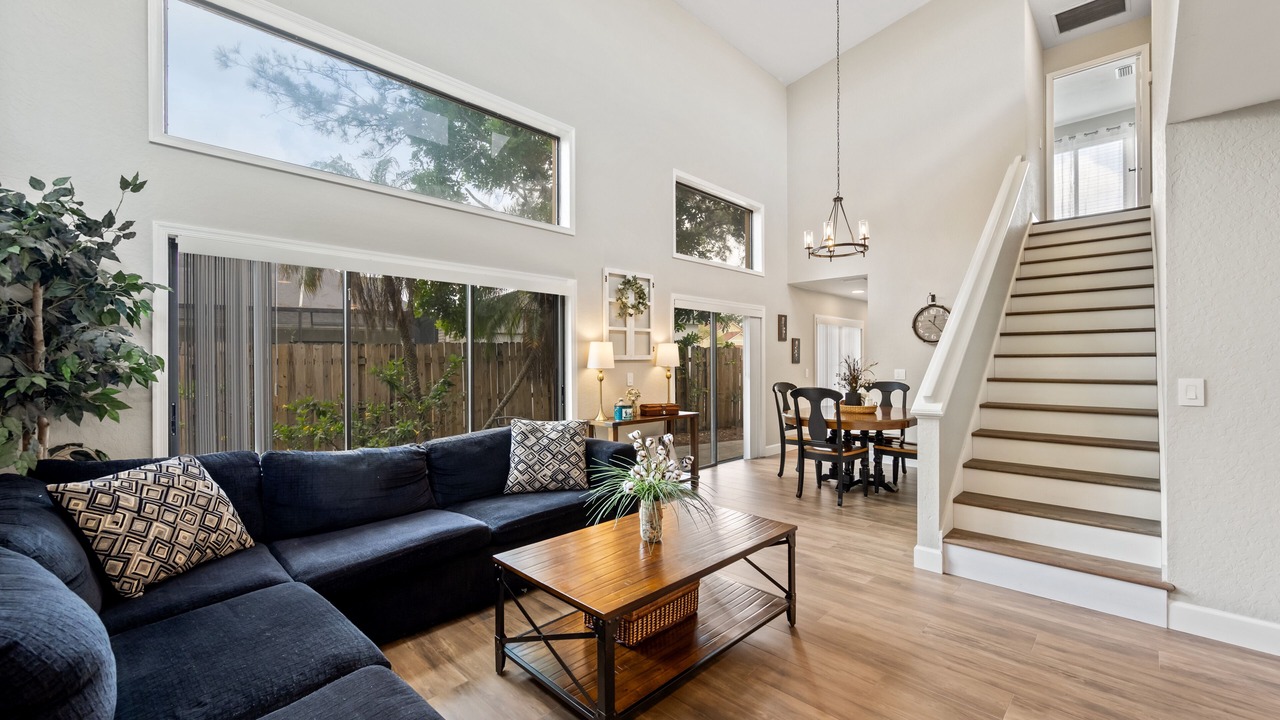 Photo of Livingroom in Greenview Shores
