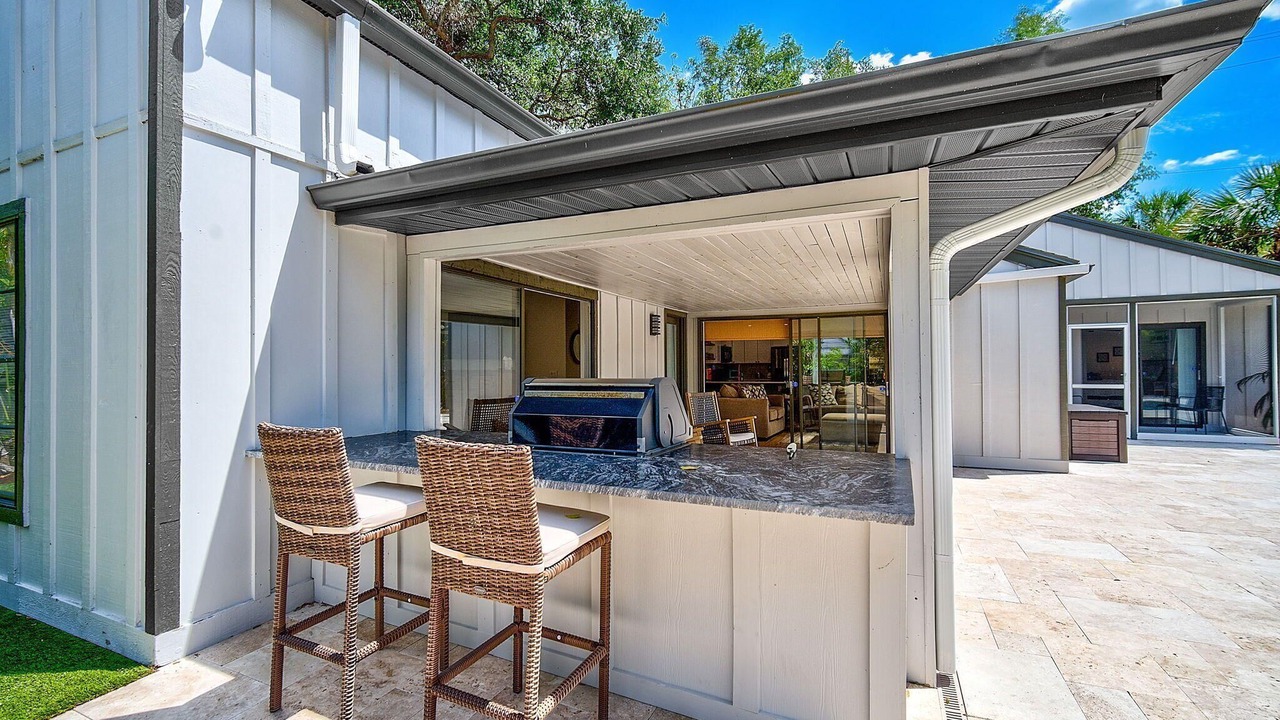 Photo of Patio Balcony in Bay Isle