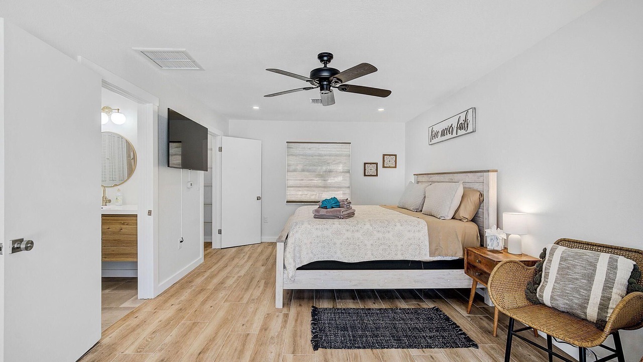 Photo of Bedroom in Bay Isle
