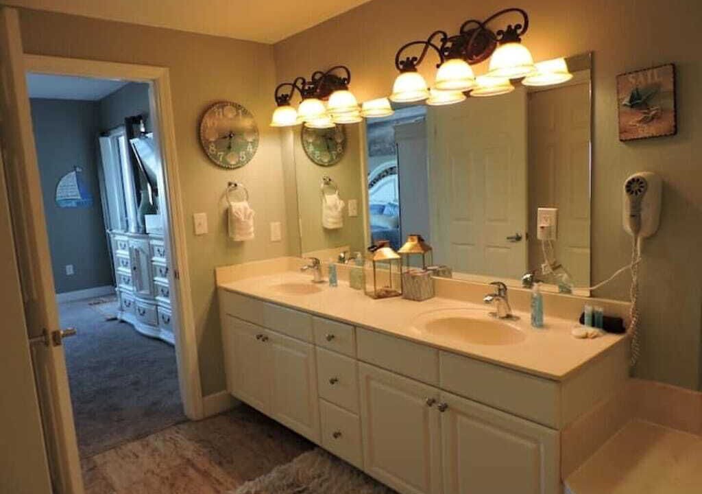 Photo of Bathroom in El Centro Beach