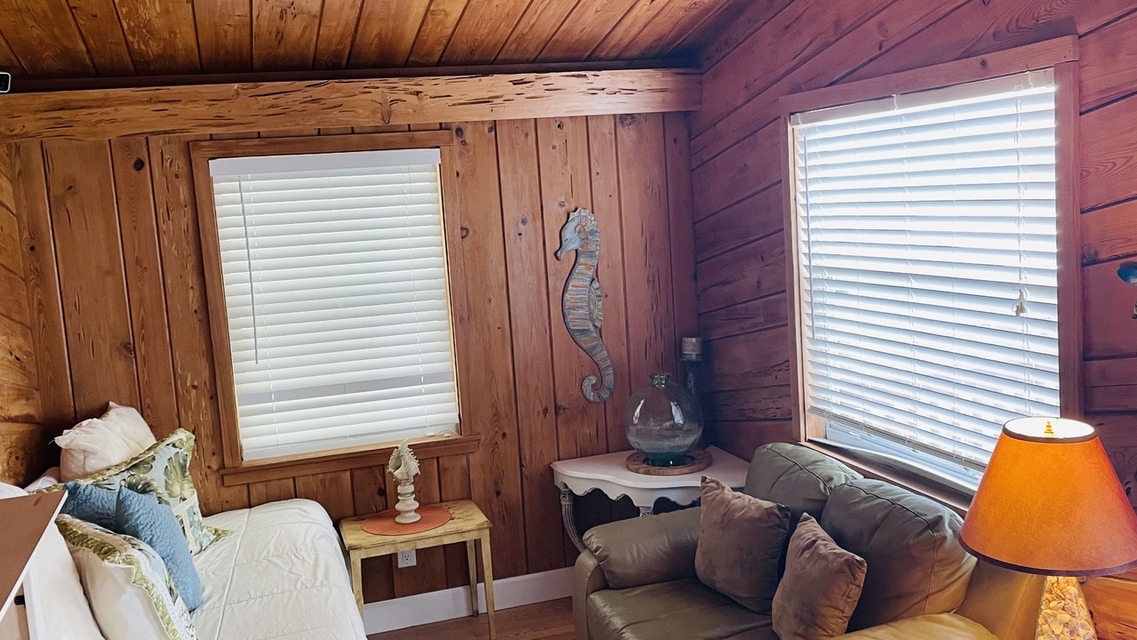 Photo of Livingroom in Ambersand Beach