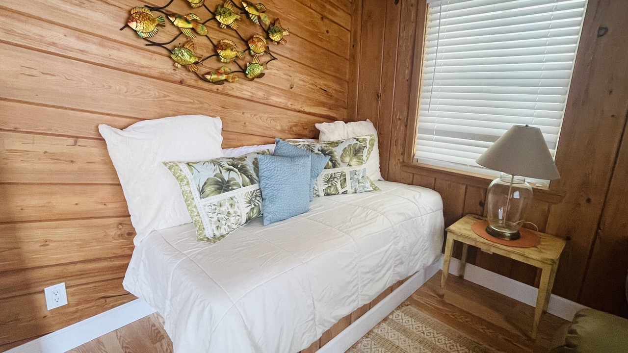 Photo of Bedroom in Ambersand Beach