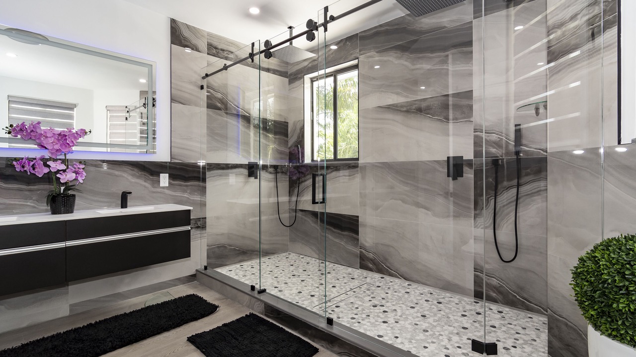 Photo of Bathroom in Cutler Bay