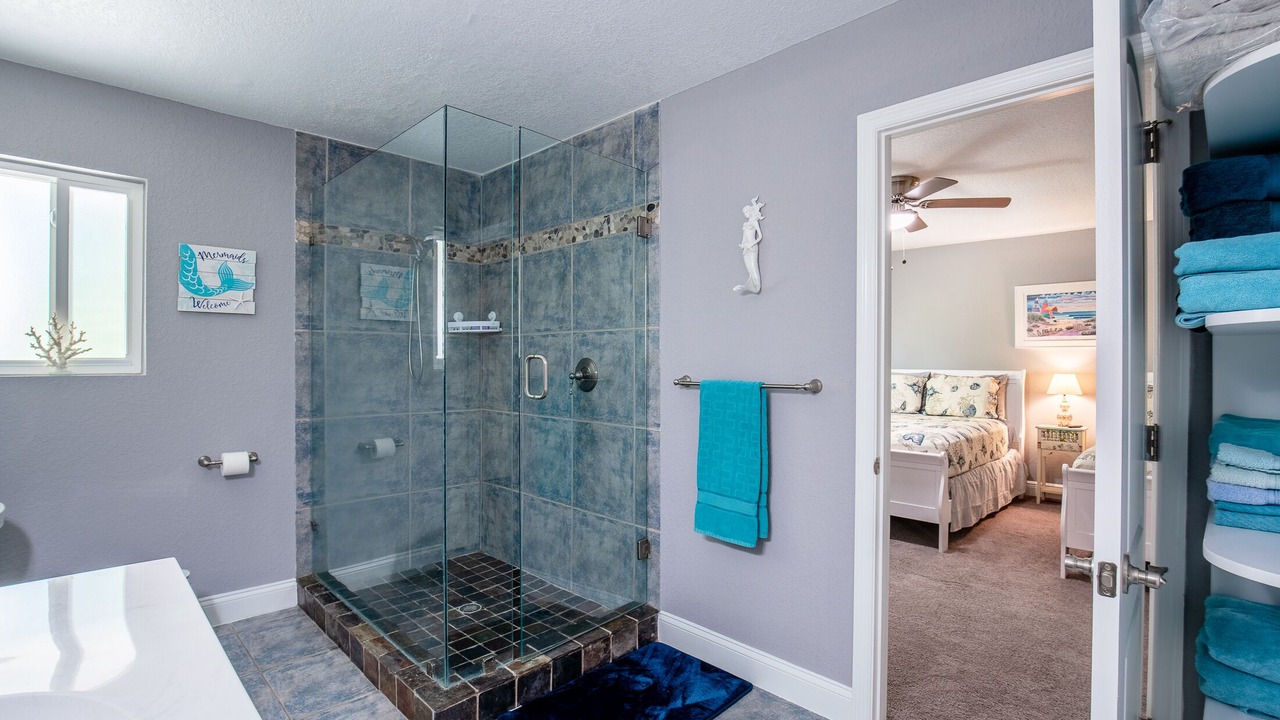 Photo of Bathroom in Roseland