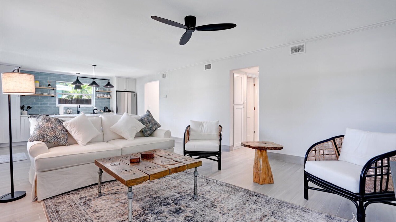 Photo of Livingroom in Lake Park