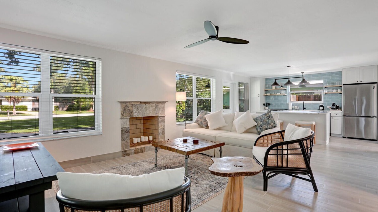 Photo of Livingroom in Lake Park