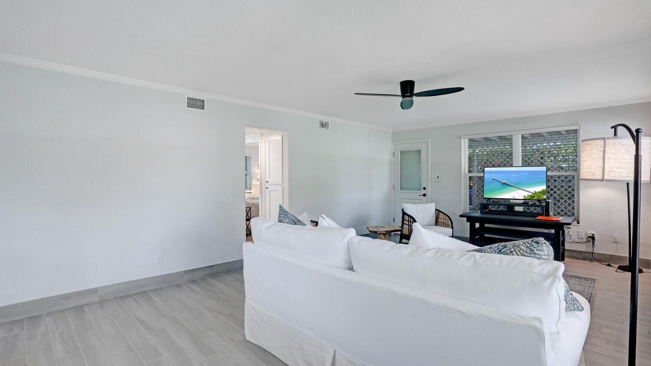 Photo of Livingroom in Lake Park
