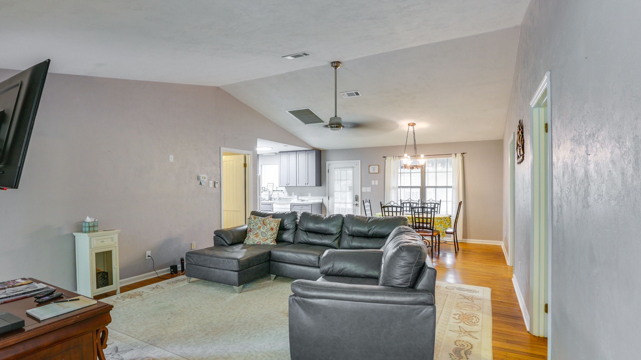 Photo of Livingroom in Sopchoppy