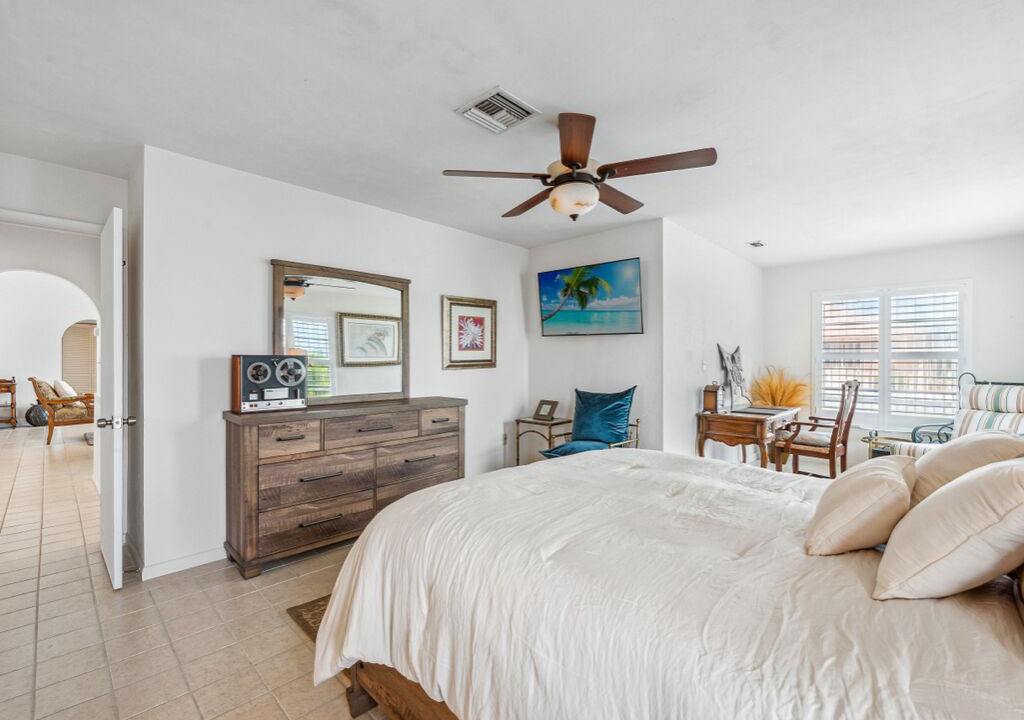 Photo of Bedroom in Vanderbilt Conners