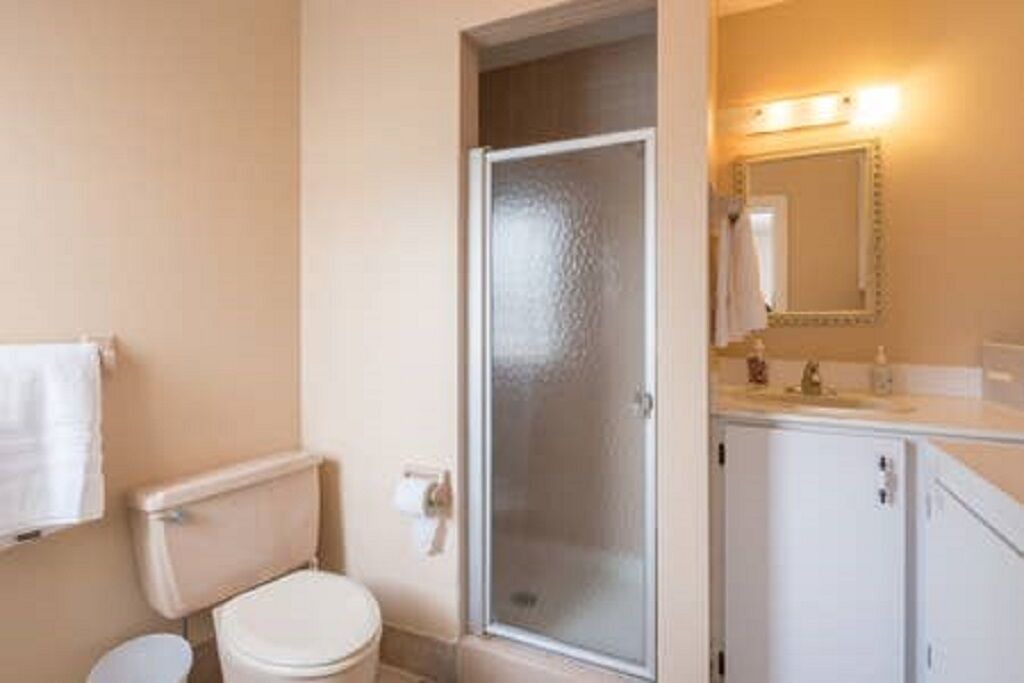 Photo of Bathroom in Sky Lake