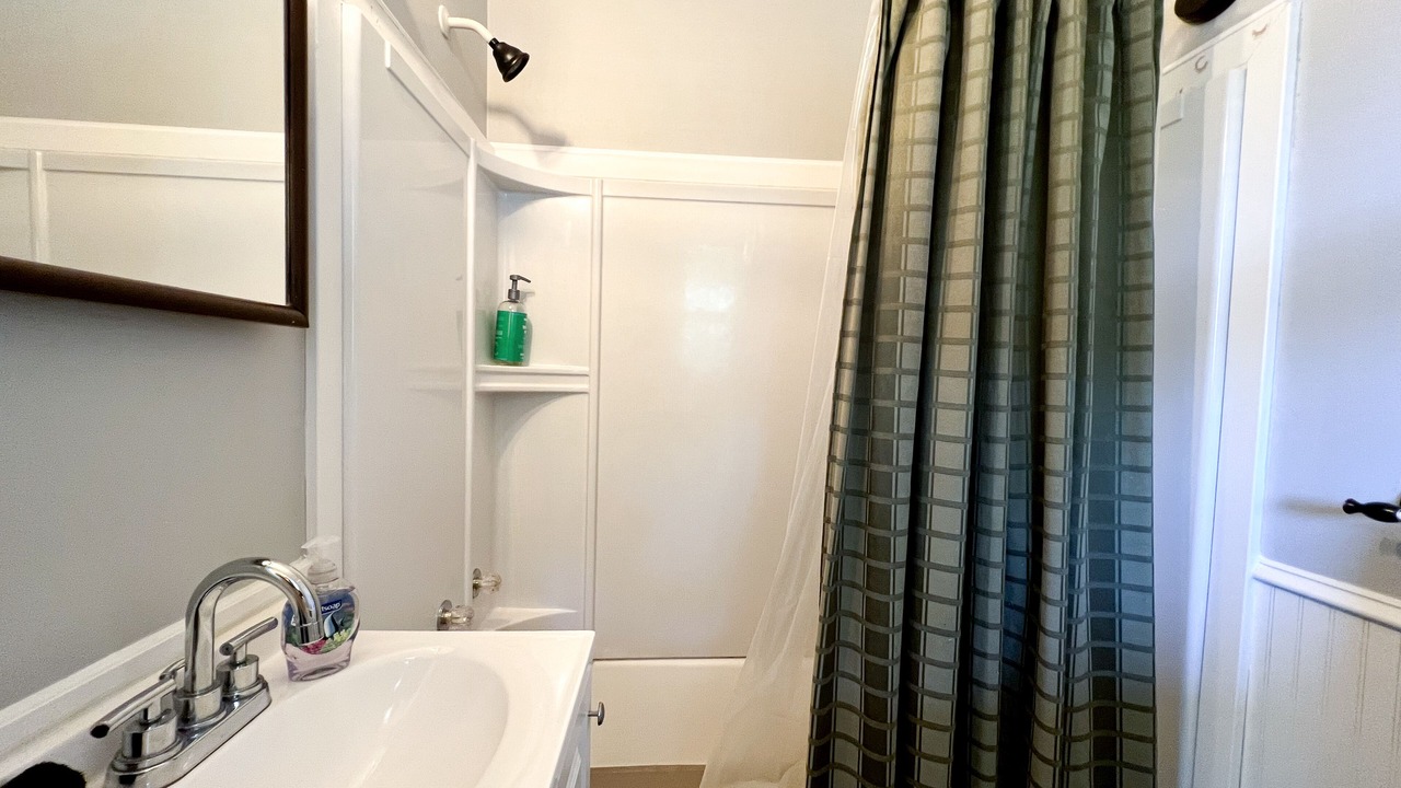 Photo of Bathroom in Lakemont