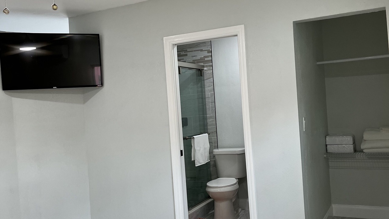 Photo of Bedroom in San Carlos Park