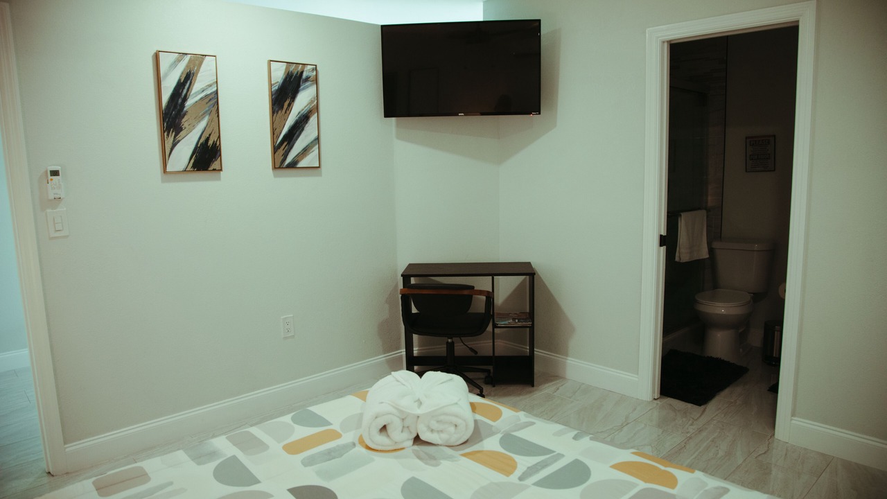 Photo of Bedroom in San Carlos Park