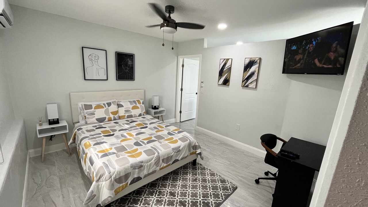 Photo of Bedroom in San Carlos Park