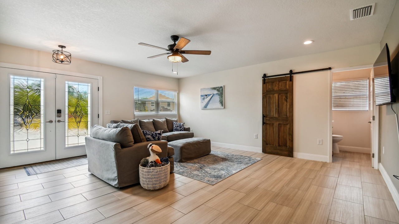 Photo of Livingroom in Tarpon Springs