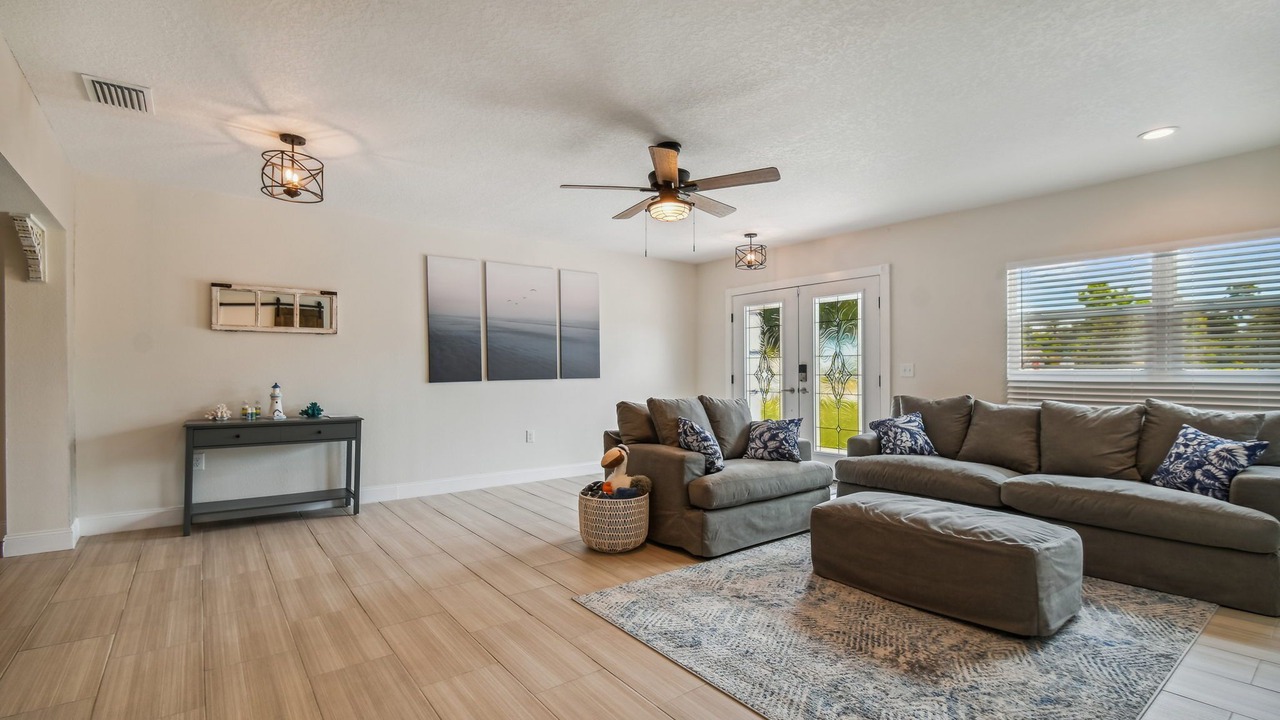Photo of Livingroom in Tarpon Springs