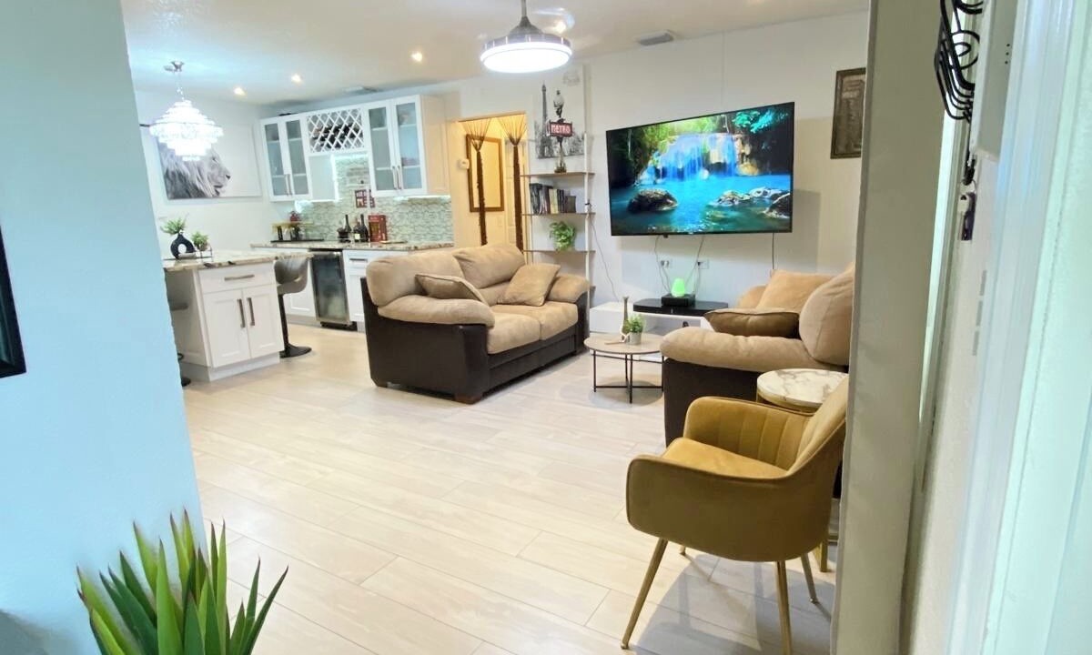 Photo of Livingroom in Pembroke Pines