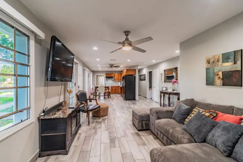 Photo of Livingroom in Bay Crest Park