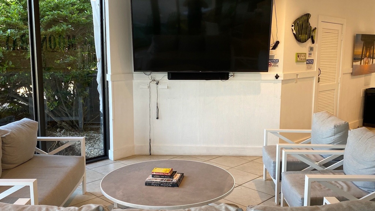 Photo of Livingroom in Largo Sound Village