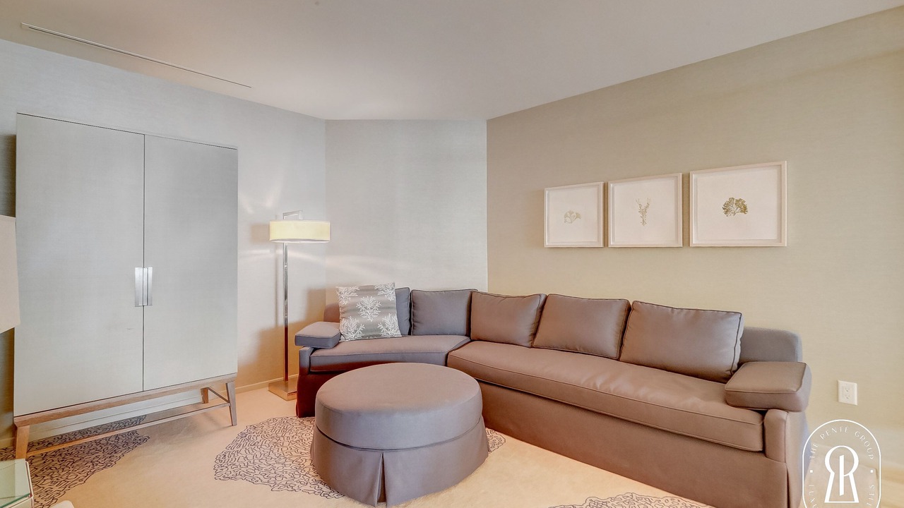 Photo of Livingroom in Bal Harbour