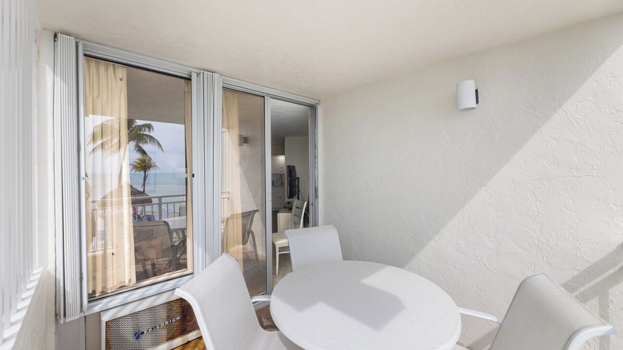Photo of Patio Balcony in Lower Matecumbe Beach