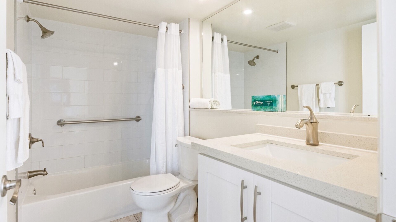 Photo of Bathroom in Lower Matecumbe Beach