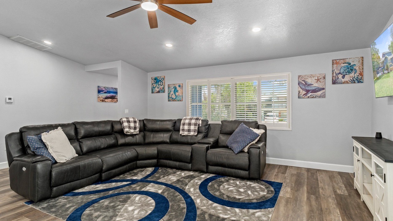 Photo of Livingroom in Springs at Kings Bay
