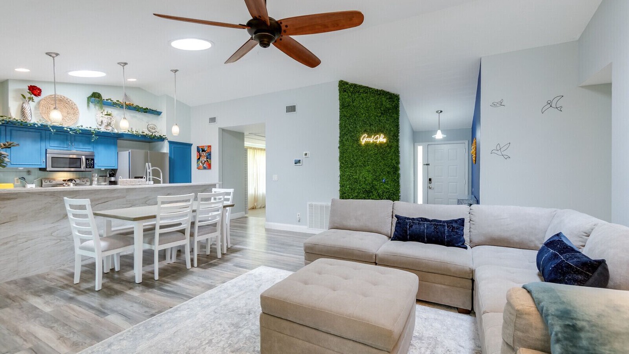 Photo of Livingroom in Palm Bay