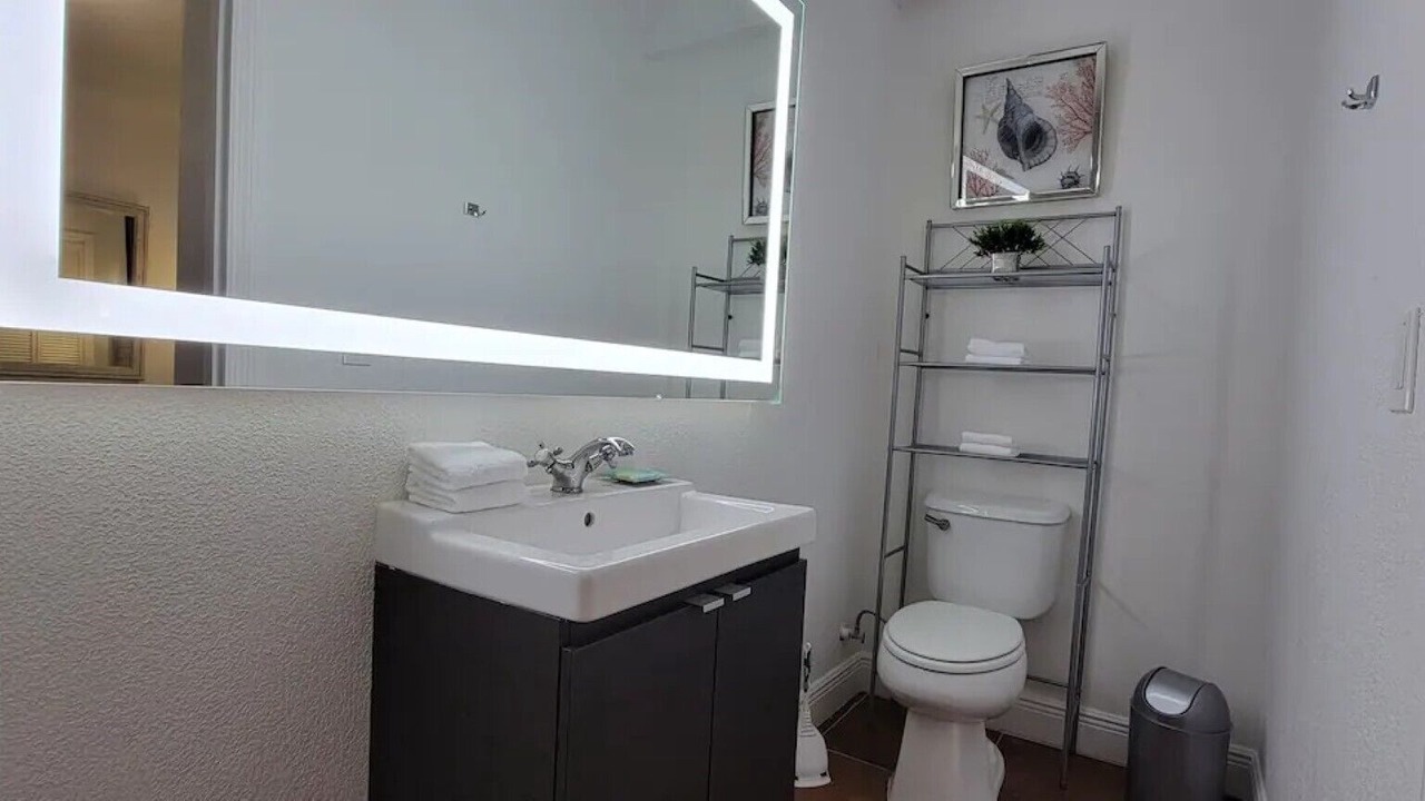 Photo of Bathroom in Egypt Lake-Leto