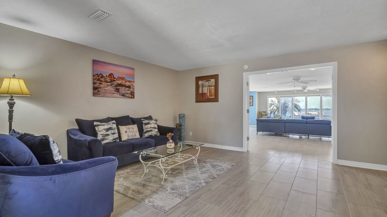Photo of Livingroom in Mary Esther