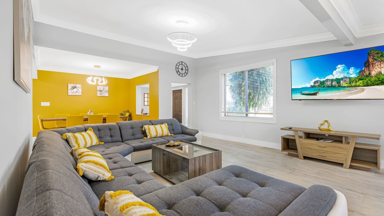 Photo of Livingroom in Survey Creek