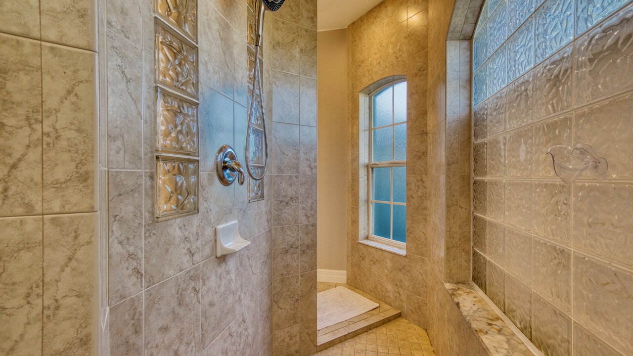 Photo of Bathroom in Pelican
