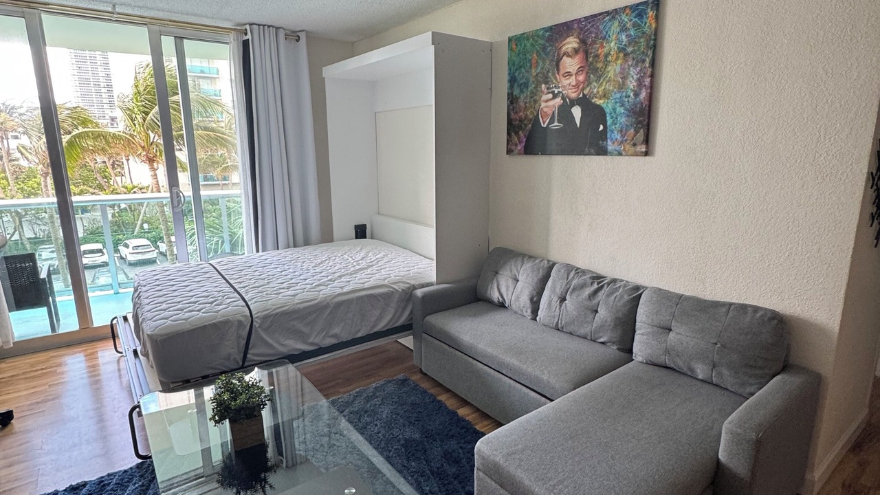 Photo of Livingroom in Hallandale Beach
