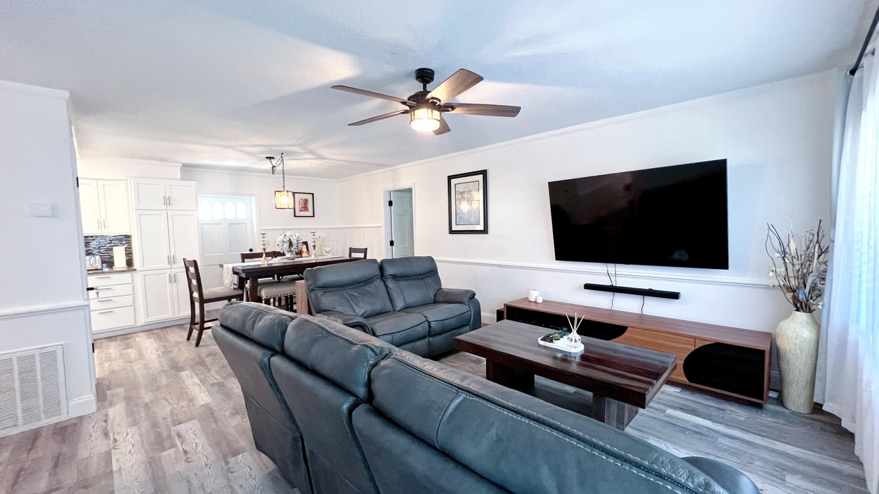 Photo of Livingroom in Camellia Gardens