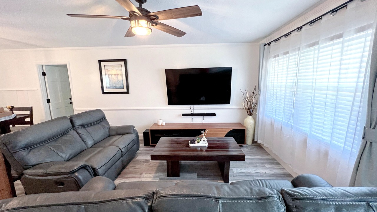 Photo of Livingroom in Camellia Gardens