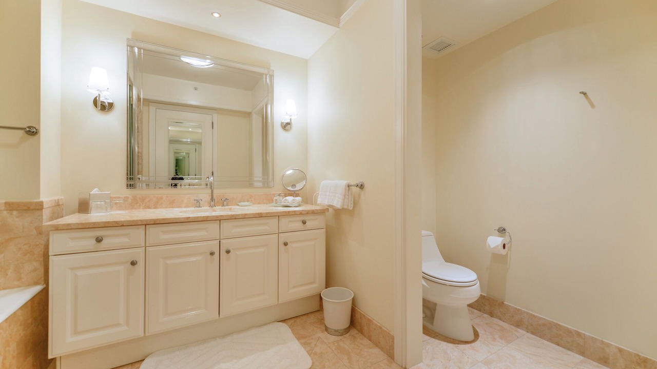 Photo of Bathroom in Brickell