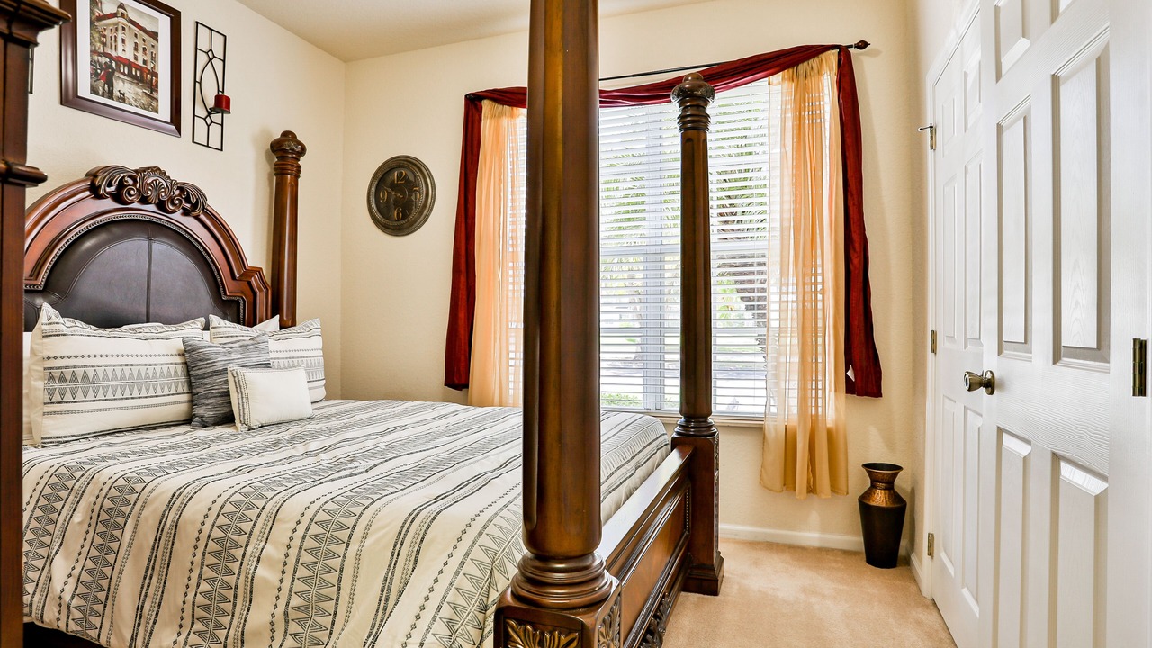 Photo of Bedroom in Trafalgar Village