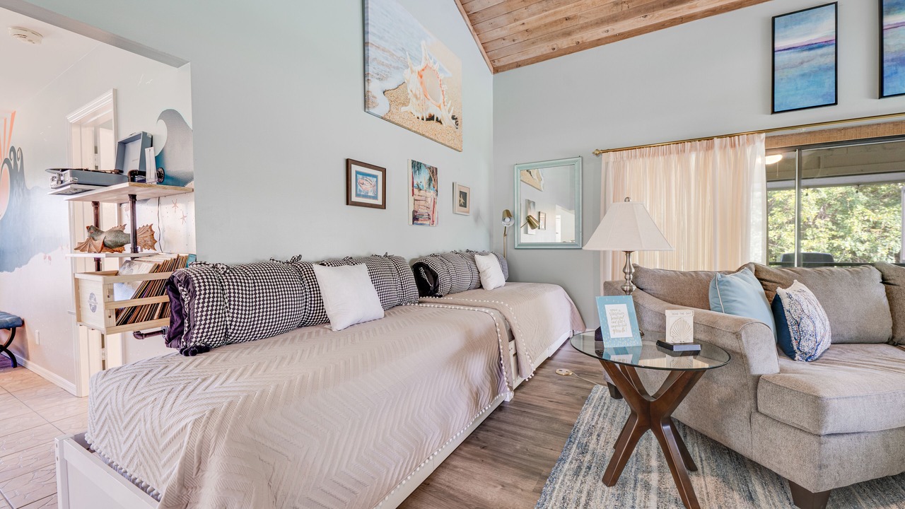Photo of Bedroom in Lakewood Park