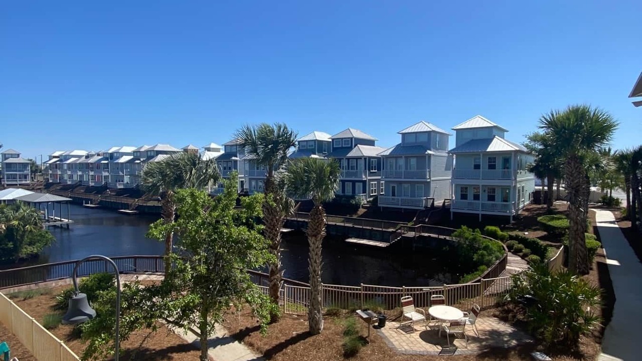 Photo of Patio Balcony in Waterside Village