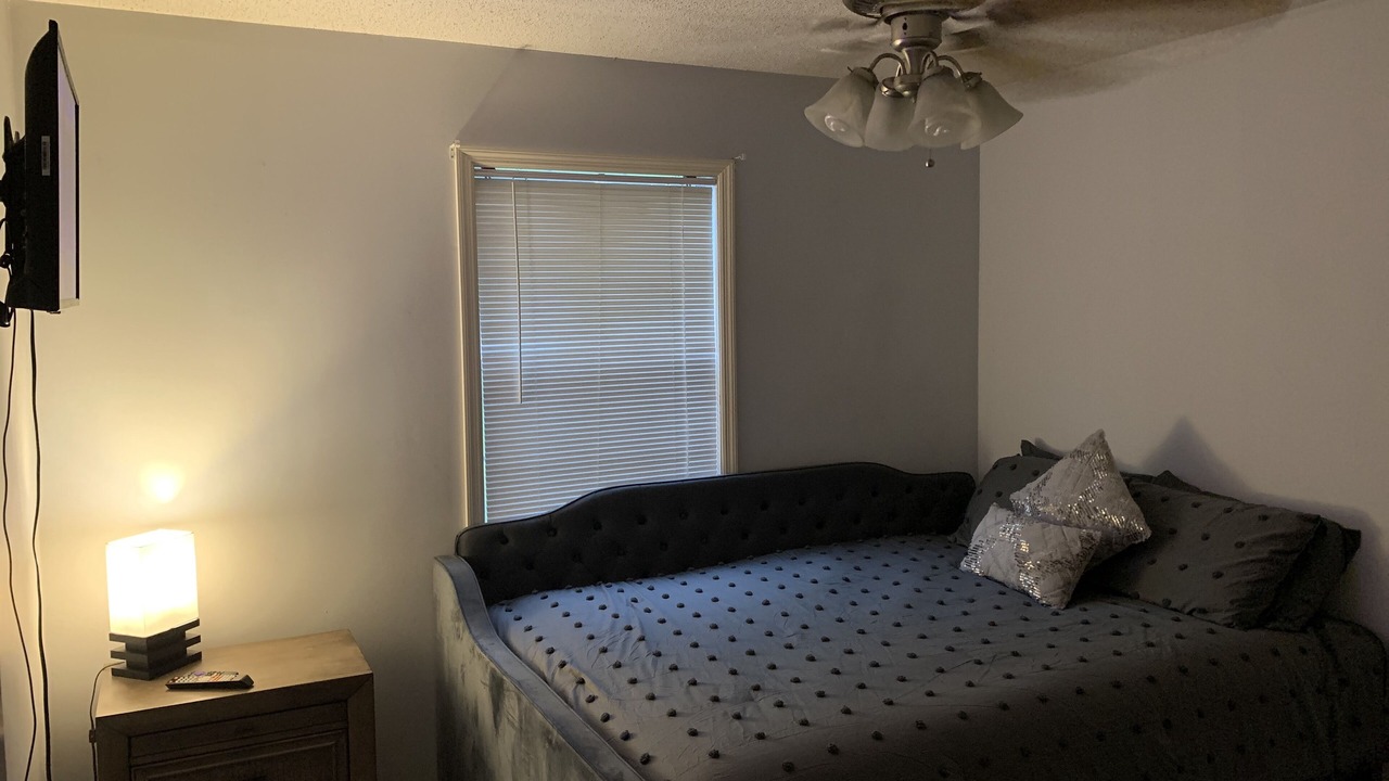 Photo of Bedroom in Enterprise