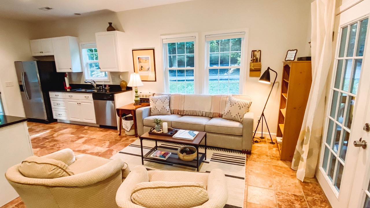 Photo of Livingroom in Cleveland