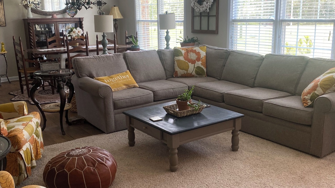 Photo of Livingroom in Thomas Drive
