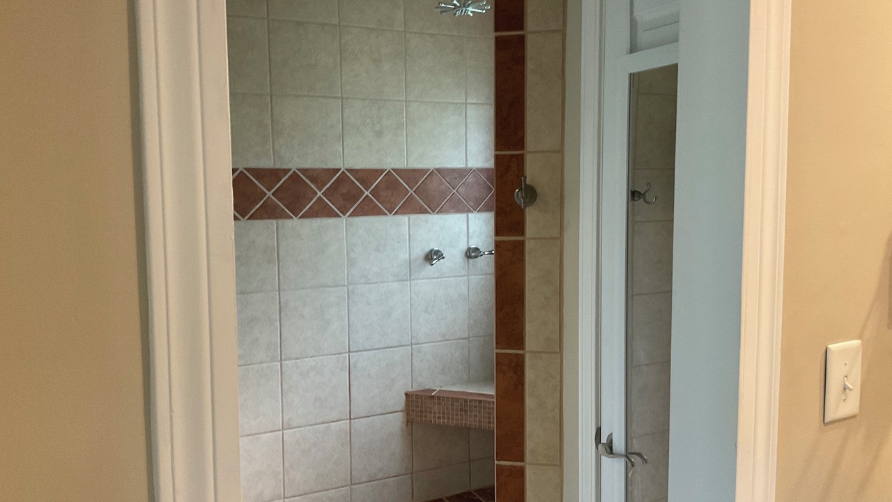 Photo of Bathroom in Thomas Drive
