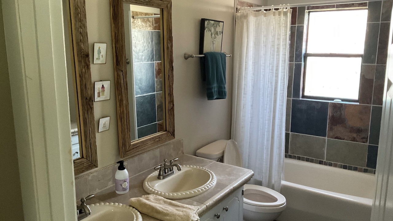 Photo of Bathroom in Thomas Drive
