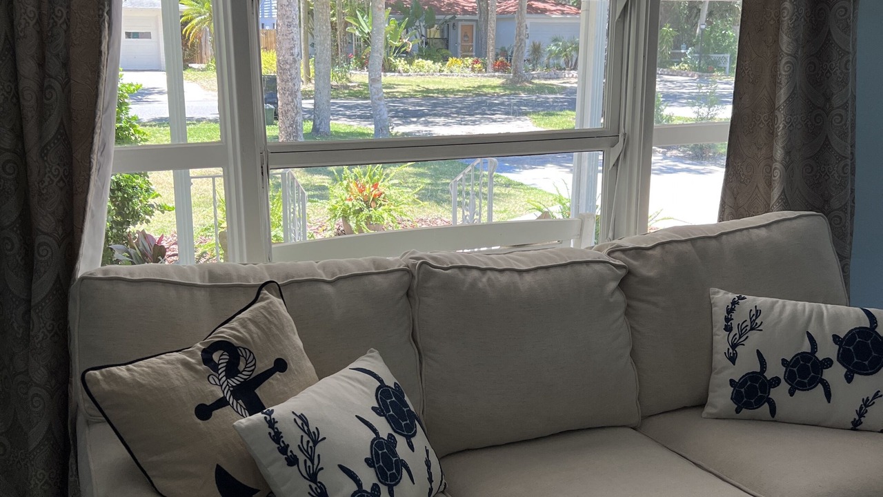 Photo of Livingroom in Harbor Oaks