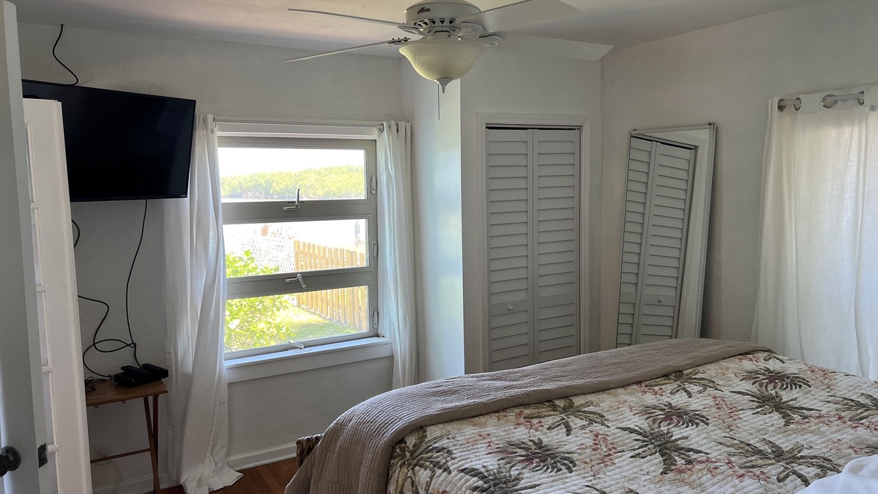 Photo of Bedroom in Harbor Oaks