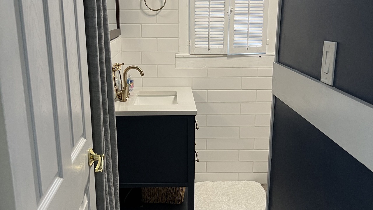Photo of Bathroom in Harbor Oaks