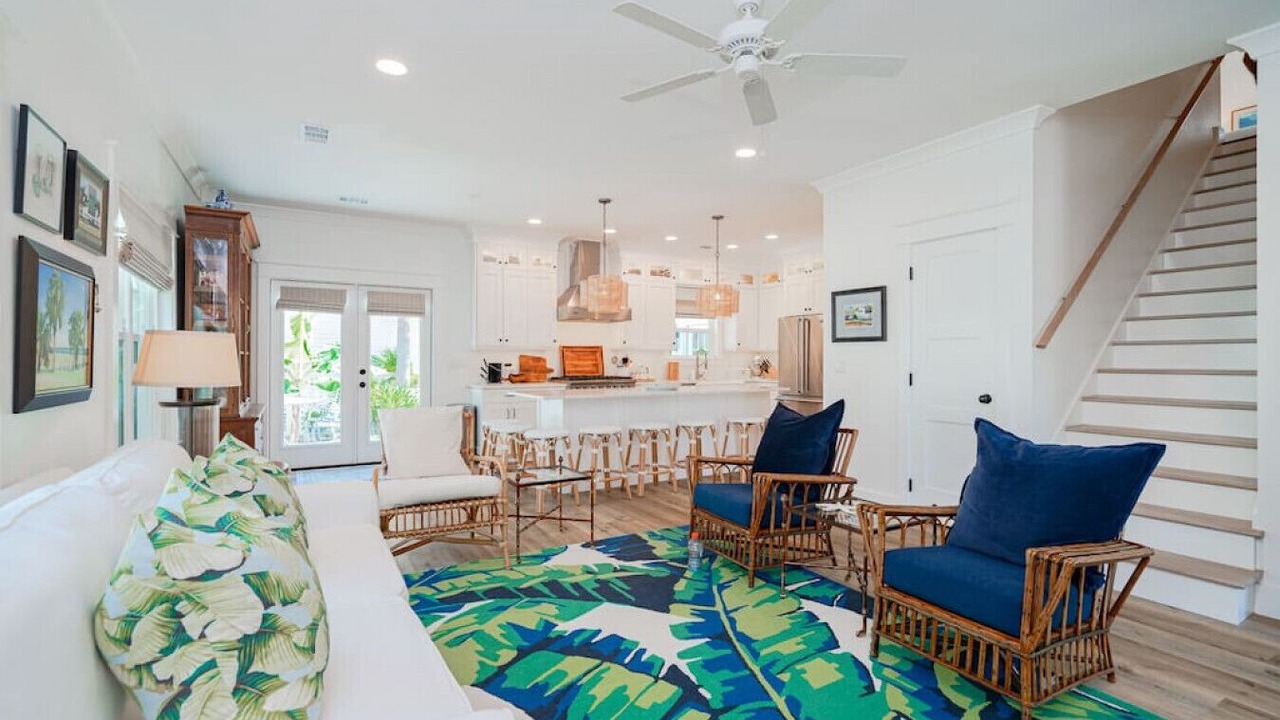 Photo of Livingroom in Crystal Shores