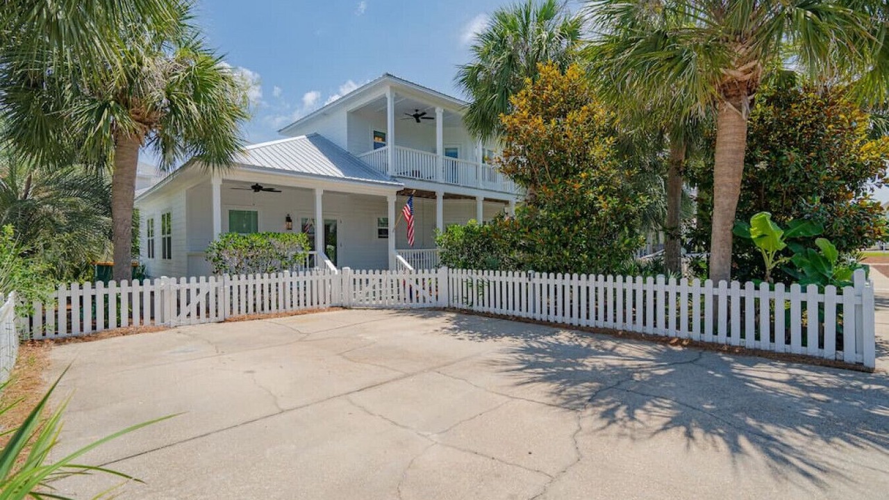 Photo of Outdoor in Crystal Shores
